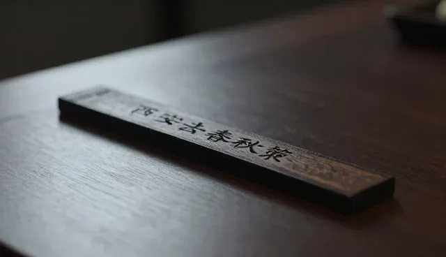 影视策划中品牌设计如何匹配不同媒介特性